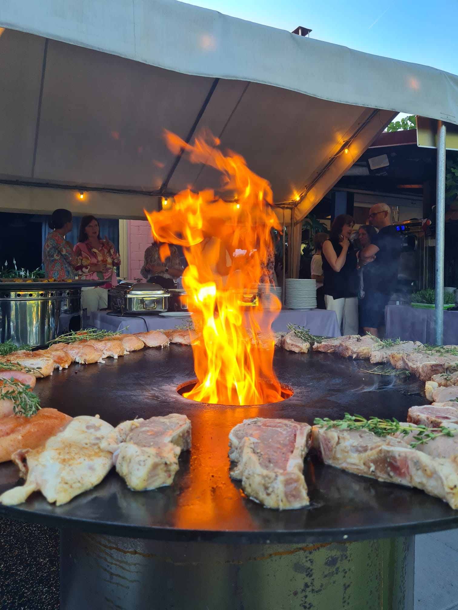 Feuertonne beim Outdoor-Catering